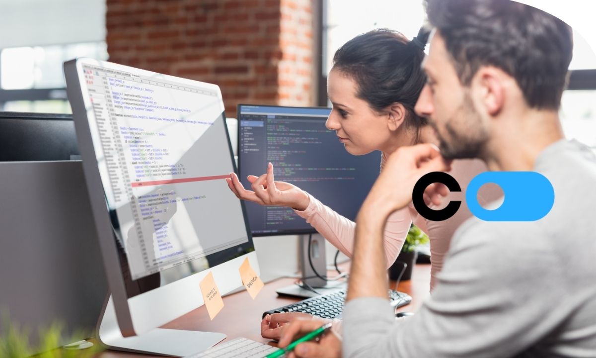 Persona programando en Java mediante ejercicios prácticos de código y objetos